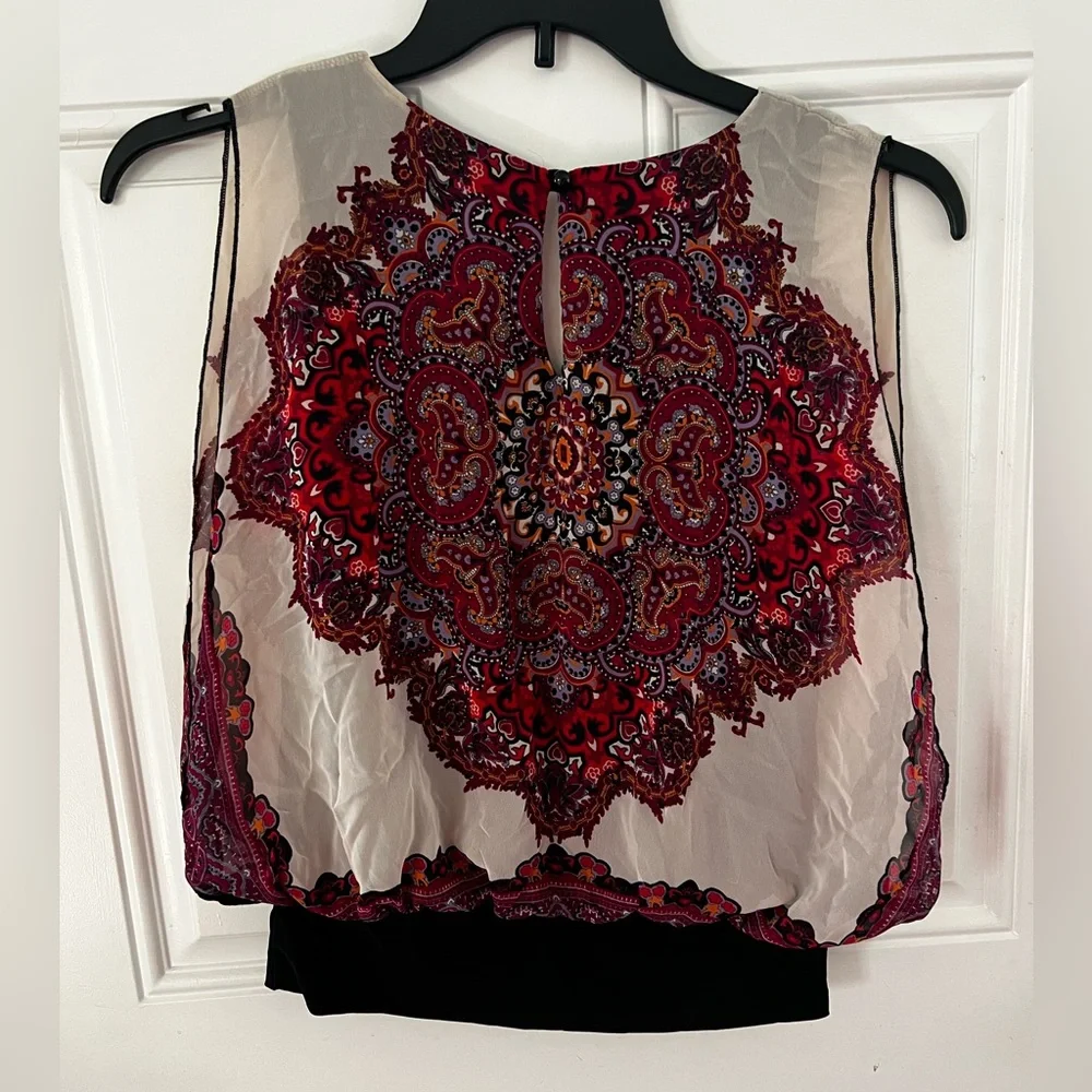 Cute patterned blouse - Picture 3 of 3